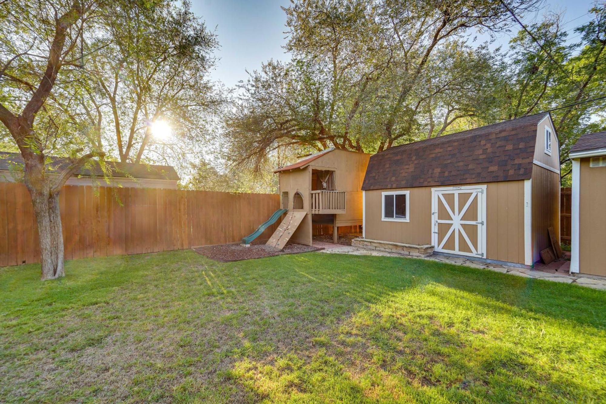 Lovely Lubbock Home With Furnished Deck And Grill Екстер'єр фото